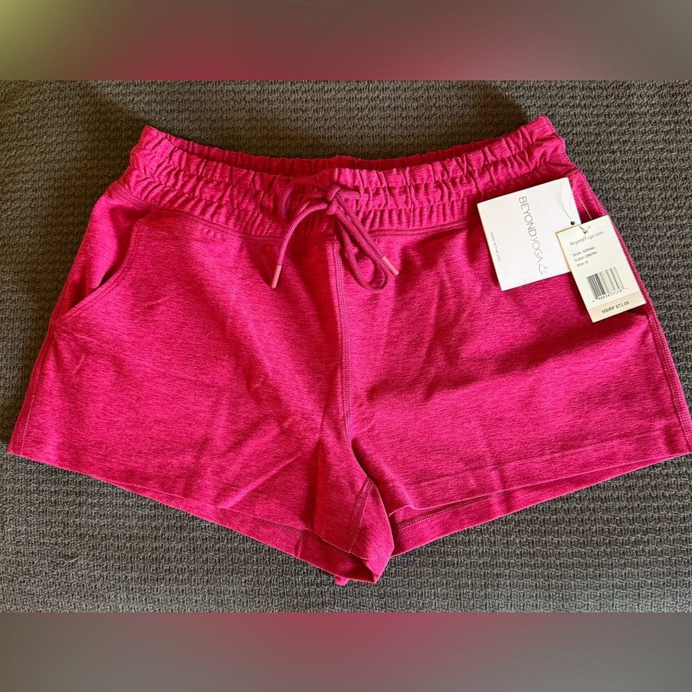 NWT - Beyond Yoga Spacedye Shorts - Small